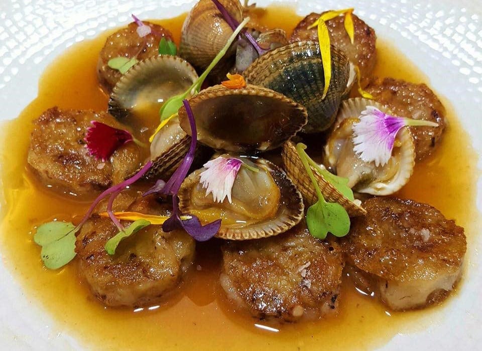 Imagen receta Berberechos con manitas de cerdo